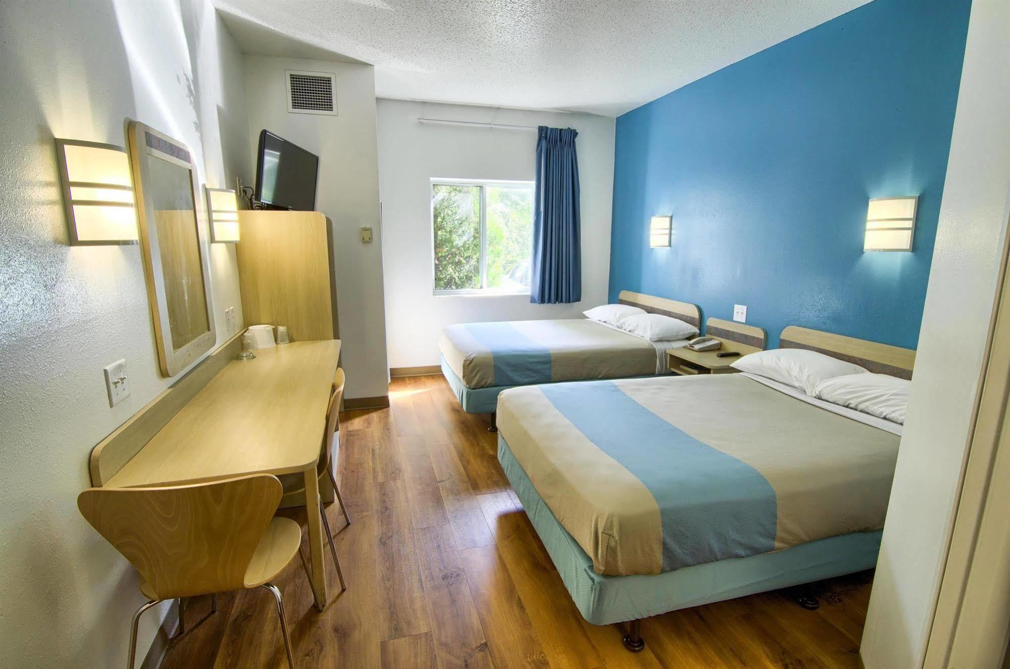 Motel 6-Portsmouth, Nh エクステリア 写真